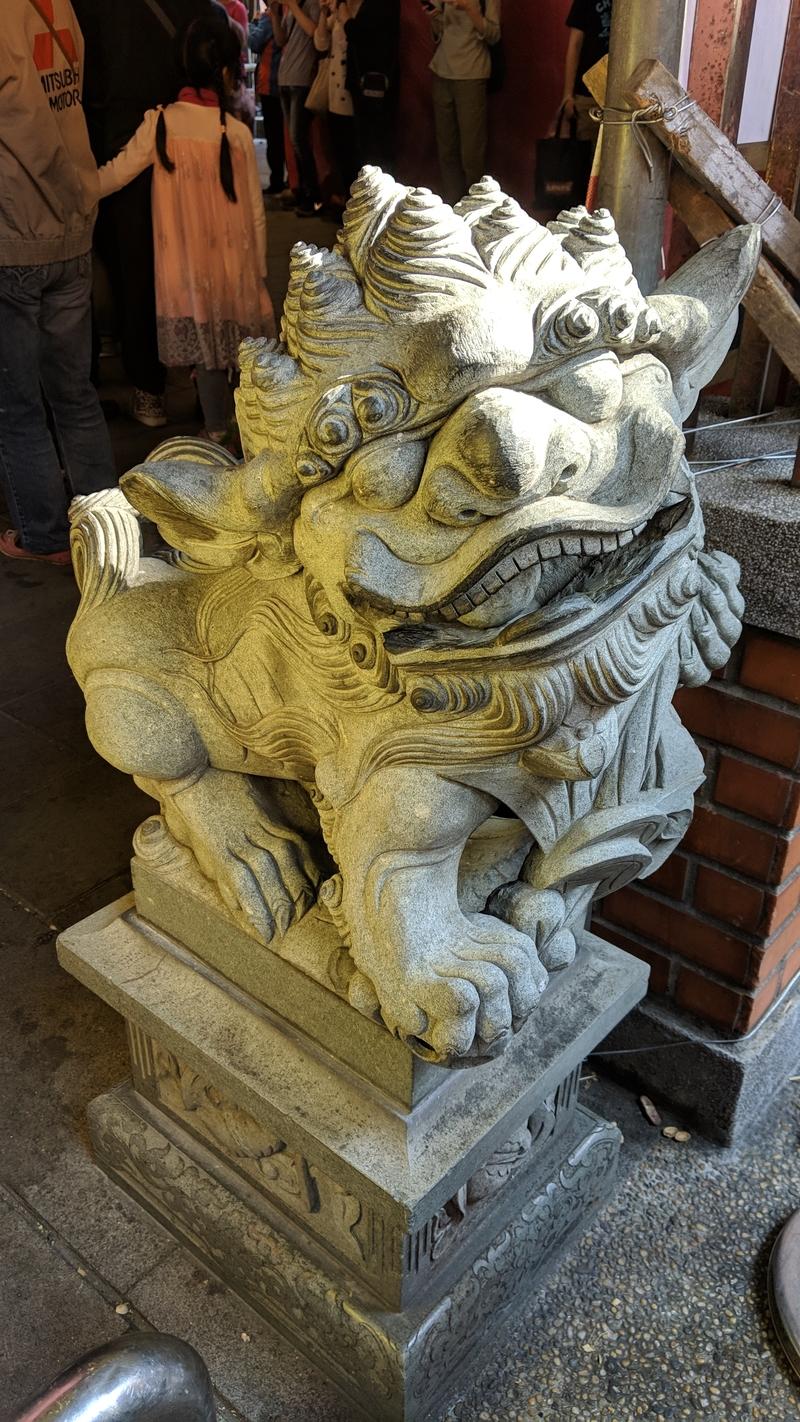 霞海城隍廟廟前石獅子