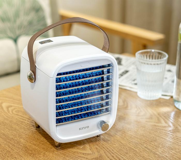 夏日消暑大作戰！隨身個人冷氣機、冷風扇、自製冰沙杯…8樣消暑聖品幫你度過悶熱夏季！