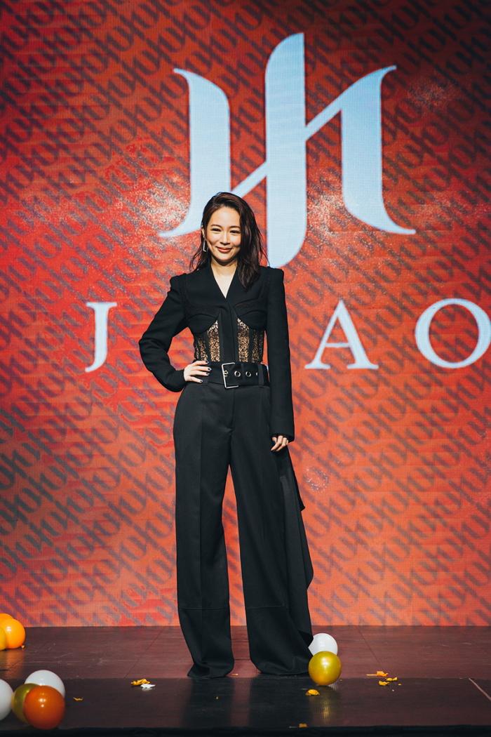高宇蓁保養美妝品牌J.KAO 兩週年慶生記者會 以聆聽心中的聲音打造自信美
