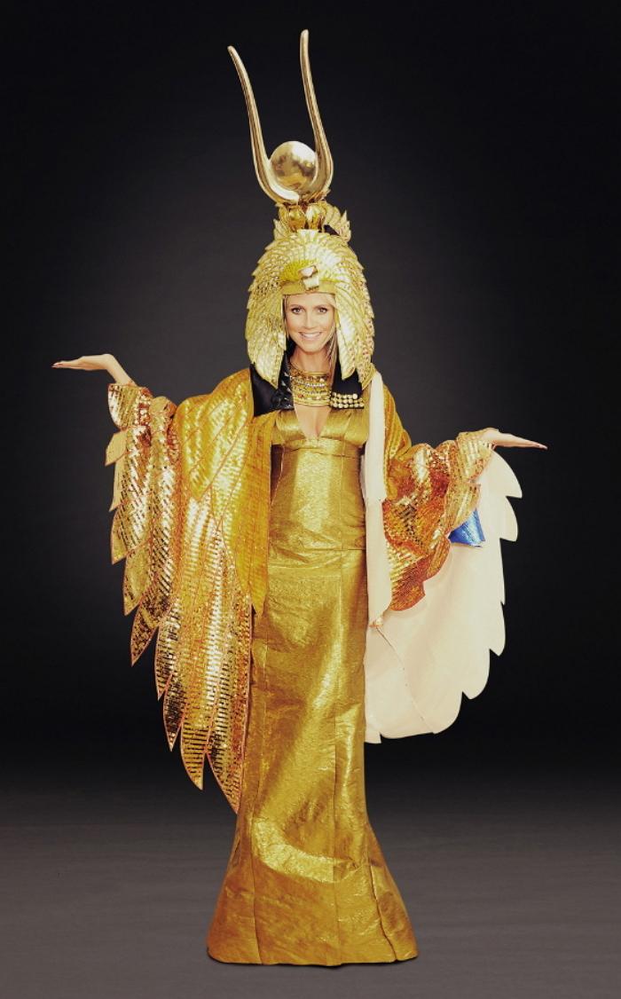 回顧萬聖節女王海蒂克隆 Heidi Klum 12年來超精彩的萬聖節變裝！
