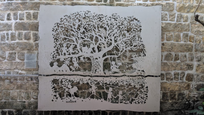 紙雕藝術家林文貞創作 阿嬤家的生命樹