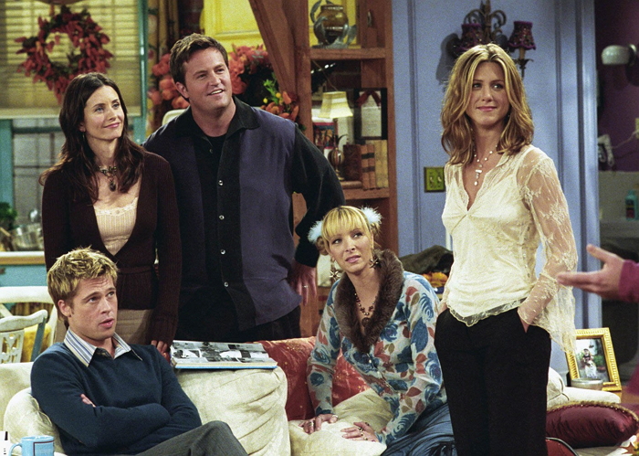 《六人行》竟然25歲了！90年代Rachel的窄裙、Monica的牛仔褲以及Phoebe的花紋洋裝依然時髦