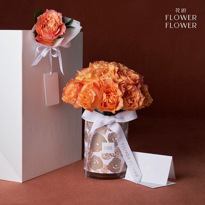 「FlowerFlower花的」X Margaret Dabbs London 邀請鳳小岳與母親共同拍攝母親節企劃，傳達Love is MOM，最簡單也是最純粹的愛。
