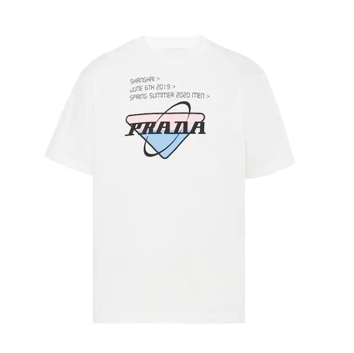Victoria Beckham跟超模劉雯都愛的精品「Logo T」，精選15款怎麼搭都時髦的白T-Shirt