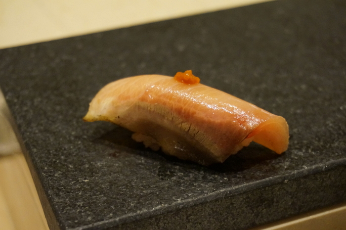 米其林二星 Sushiyoshi 壽司芳推出季節限定大閘蟹菜單，帶你體驗豐富又創新的佳餚饗宴