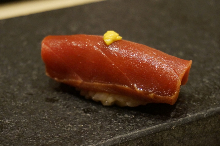 米其林二星 Sushiyoshi 壽司芳推出季節限定大閘蟹菜單，帶你體驗豐富又創新的佳餚饗宴